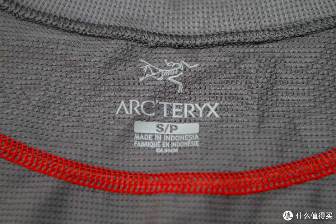 为秋季跑步囤货：Arc'teryx 始祖鸟 Incendo皮肤风衣+Sarix速干T恤
