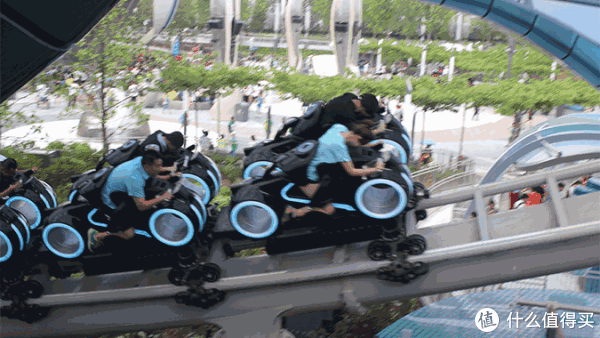 15点从巴斯光年星际营救出开,距离预约快速通行证的创极速光轮还有近