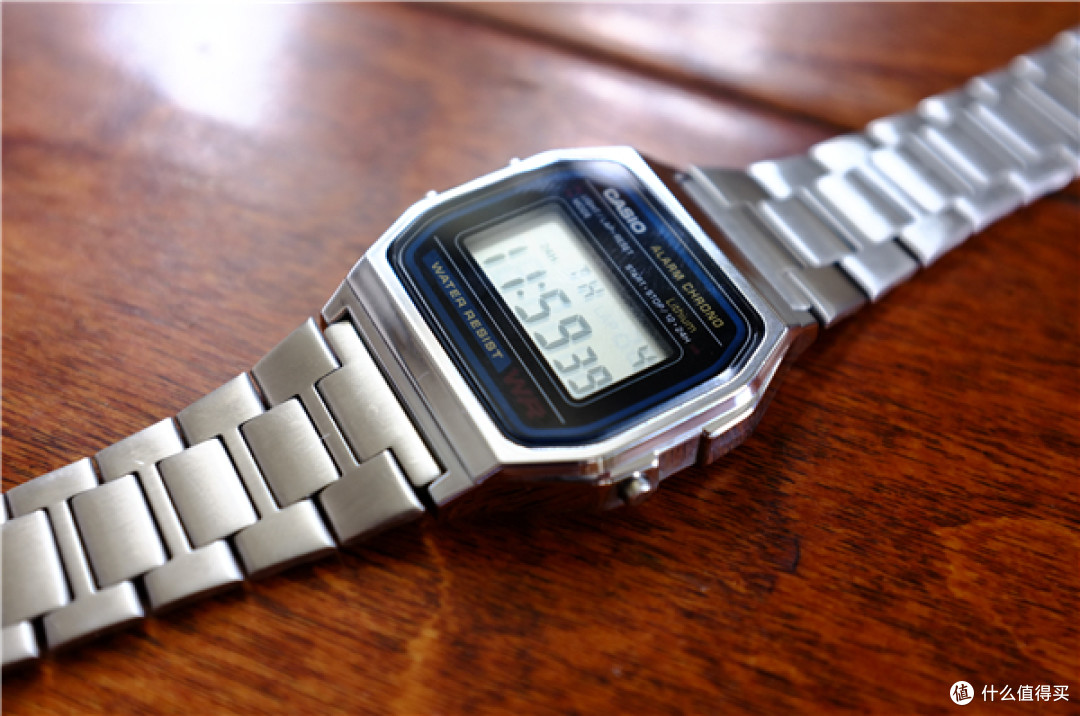 每天都有新东西听的.手表是卡西欧593,电池能挺7年的.