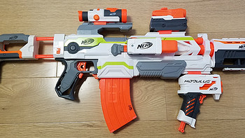 小萌娃滴玩具们 篇二：新来的，插拔一下不： 2016款 Hasbro 孩之宝 Nerf Modulus ECS-10 多任务配件 开箱