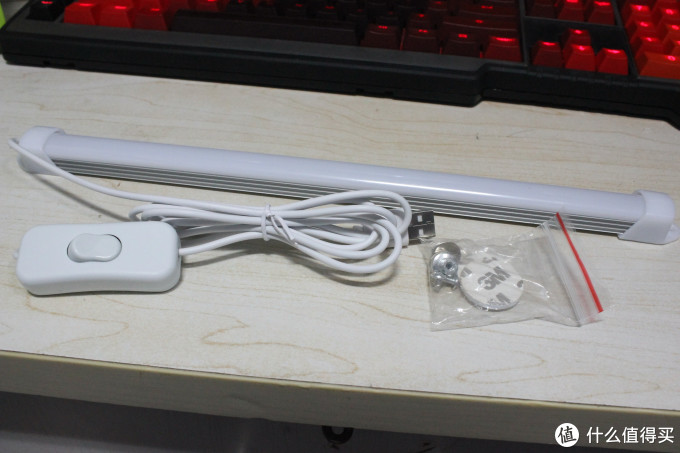 照亮我的电脑——雷士照明 LED 镜前灯 开箱
