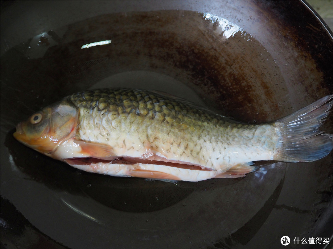 父亲教我的家常菜：红烧排骨、蚝油双菇、炒土豆丝、鲫鱼汤