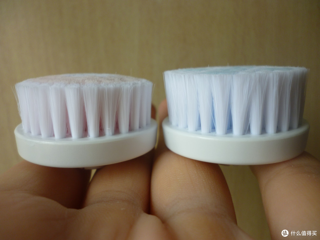 效果明显，舒适欠佳——尼龙和硅胶刷毛的对决：PHILIPS VisaPure洁肤仪 vs FOREO Luna硅胶洁面仪