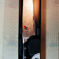 双立人TWINGourmet系列不锈钢炊具外观特写(厚度|刀柄|刀身|刃部|刀尖)