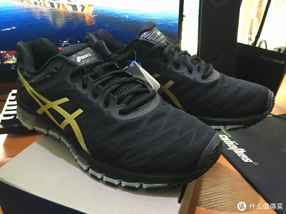 人生得意须尽欢，女鞋偏要玩男穿——ASICS 亚瑟士 GEL-QUANTUM 180 跑鞋