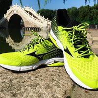 美津浓 Wave Rider 18 男款次顶级缓震跑鞋使用感受(减震性|舒适度|包裹性|支撑性|耐磨性)