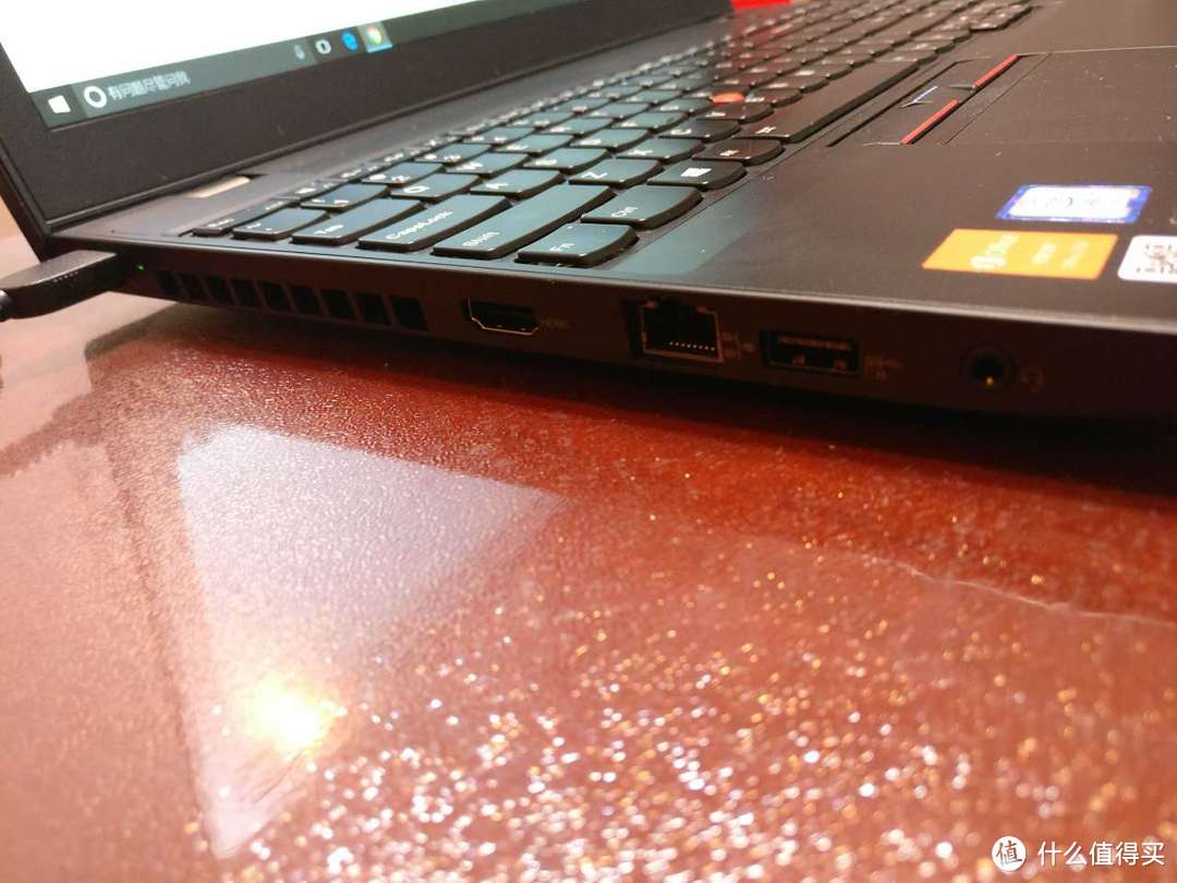 ThinkPad首款游戏本：黑将S5开箱