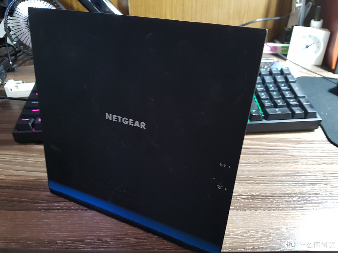 号称电磁炉 — NETGEAR 美国网件 R6300V2 改装内置散热风扇