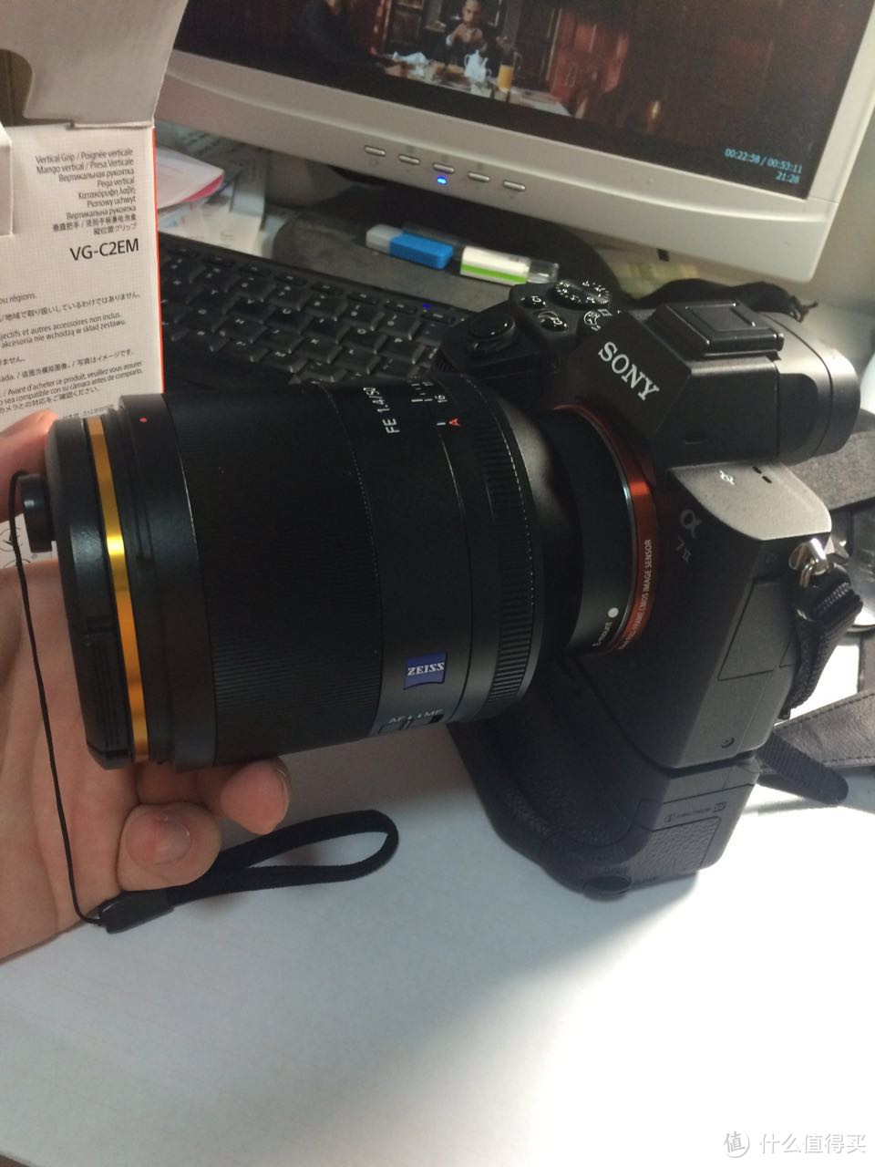 SONY 索尼 Planar T* FE 50mm F1.4 ZA镜头 & α7系列竖排电池手柄 晒单