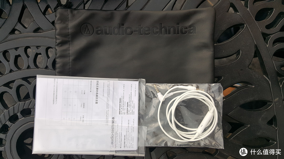 人妻铁三角的 Audio Technica ATH-SR5 便携耳机