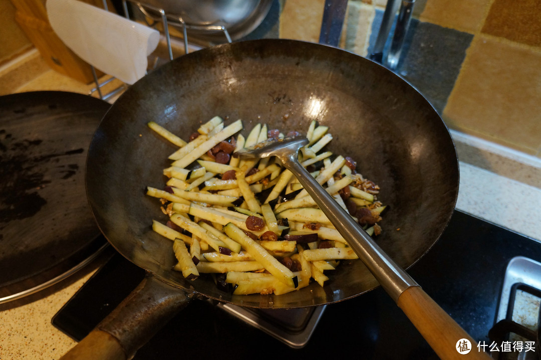 独头蒜激发的美味下饭菜：不一样的蒜香茄条