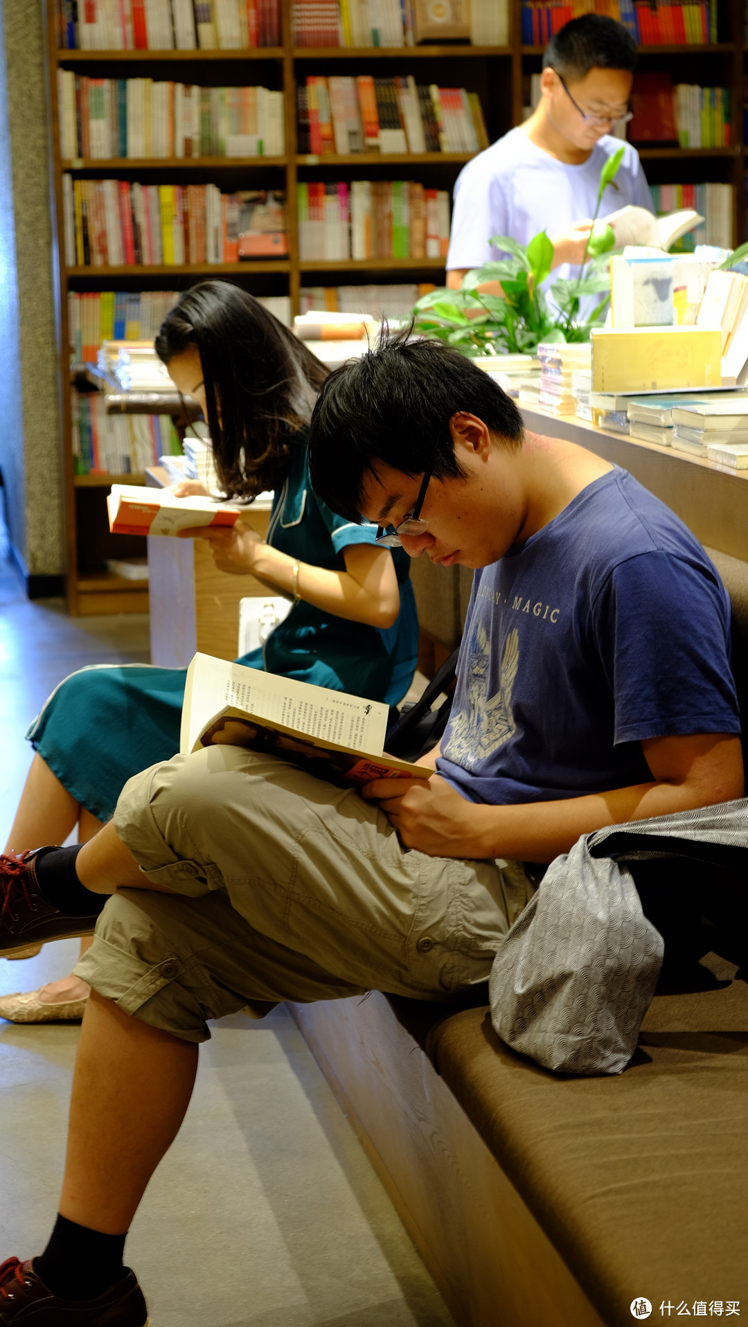 想起日语里的一个词：“爱読者”