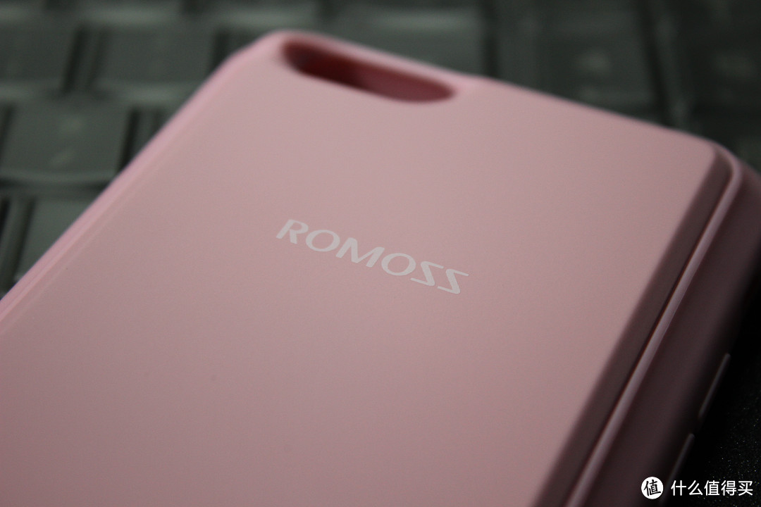 #本站首晒# 移动电源之外的续航解决方案 — ROMOSS 罗马仕 En Case iPhone 背夹电池 开箱简评