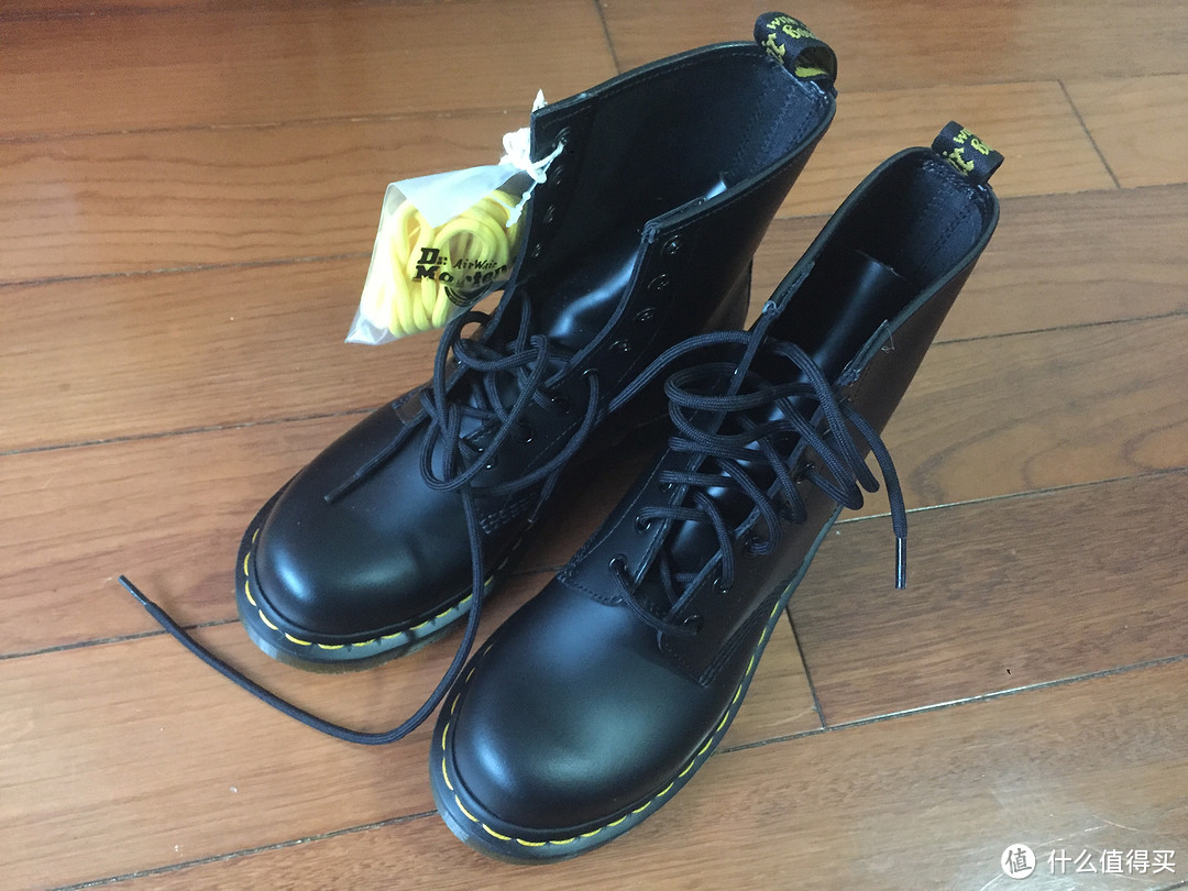 Dr.Martens 1460 Originals 女款马丁靴 黑色光面 简晒