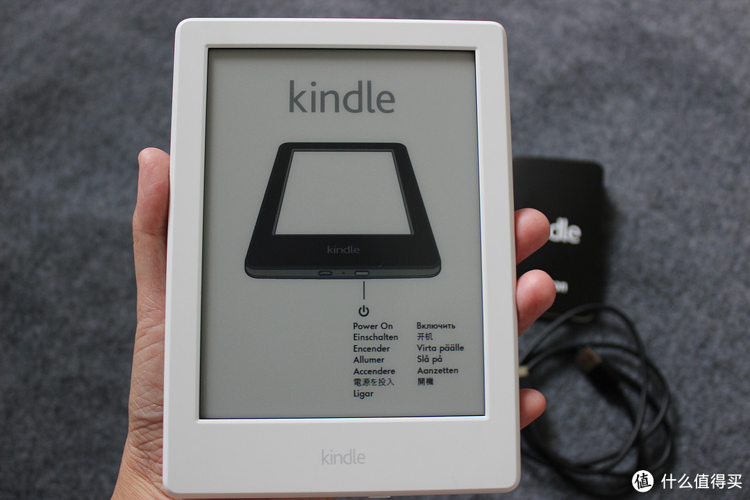 手不释卷养成中：新一代亚马逊电子书阅读器 Kindle 入门版评测