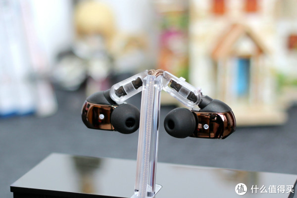 隔音+高颜值:人声耳塞 Creative 创新 Aurvana 