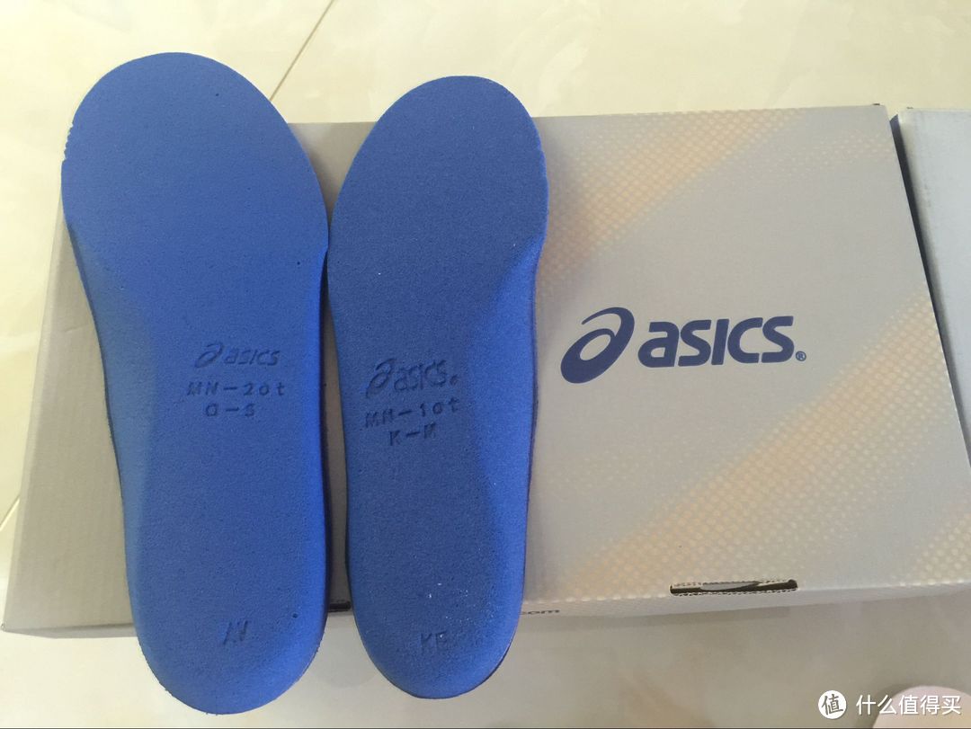 穿上新鞋和老公一起跑跑跑 — ASICS 亚瑟士 GEL-NIMBUS 18 男女款跑鞋 开箱