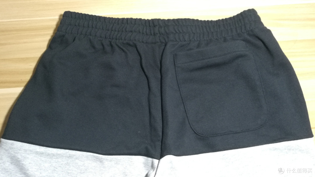 三联晒——行走的Bob玩偶+adidas皇马中裤+PUMA Academy腰包