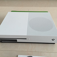 不懂为什么，就是突然想晒下刚收到的 Microsoft微软 Xbox One s