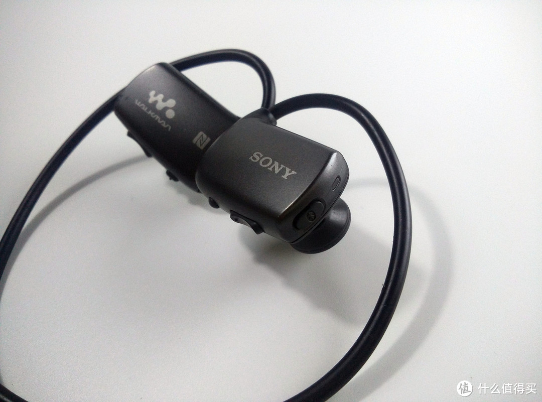 打发枯燥运动的利器：SONY 索尼 可穿戴式运动防水耳机mp3 播放器 NWZ-WS615/W