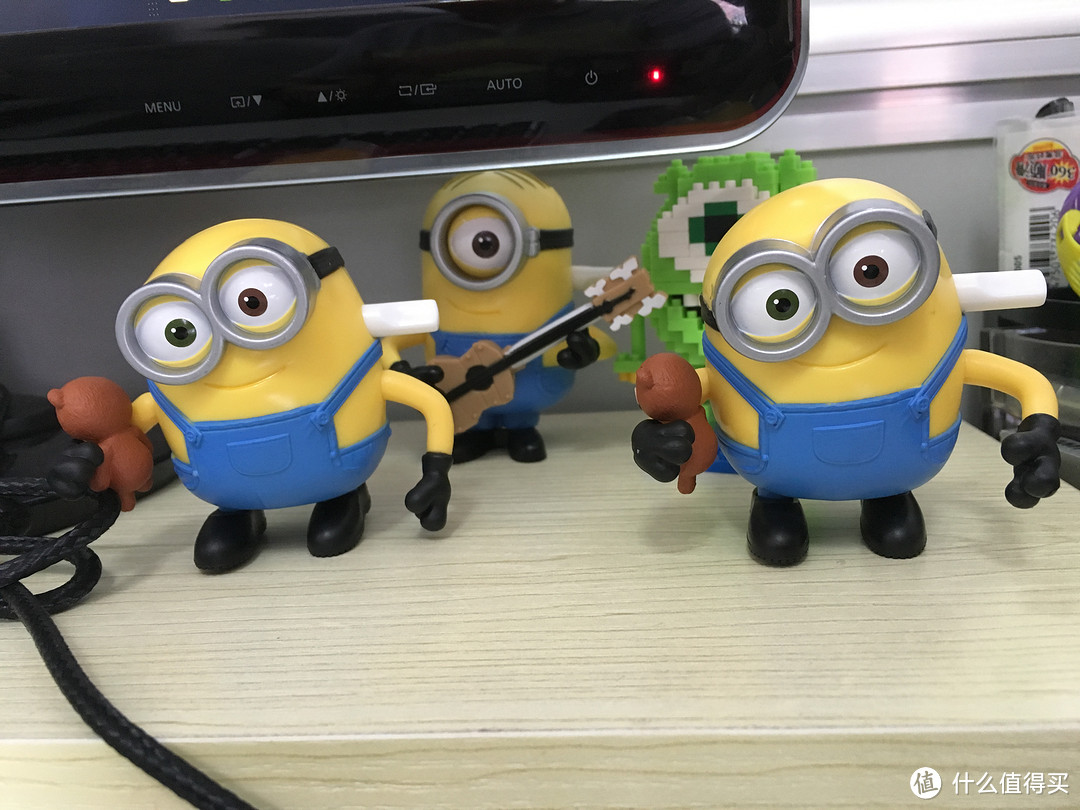 贱萌贱萌真可爱 — Minions 小黄人 匆忙奔跑的鲍勃 & 弹吉他的斯图尔特 开箱