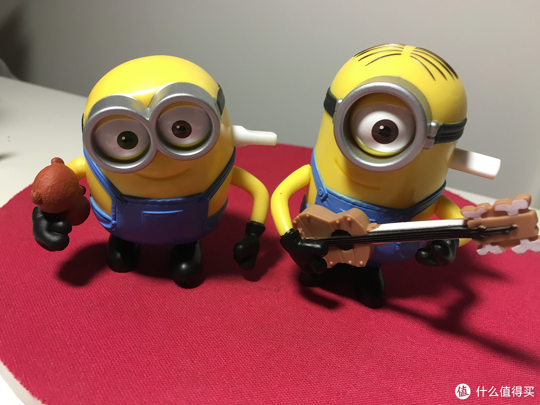 贱萌贱萌真可爱 — Minions 小黄人 匆忙奔跑的鲍勃 & 弹吉他的斯图尔特 开箱