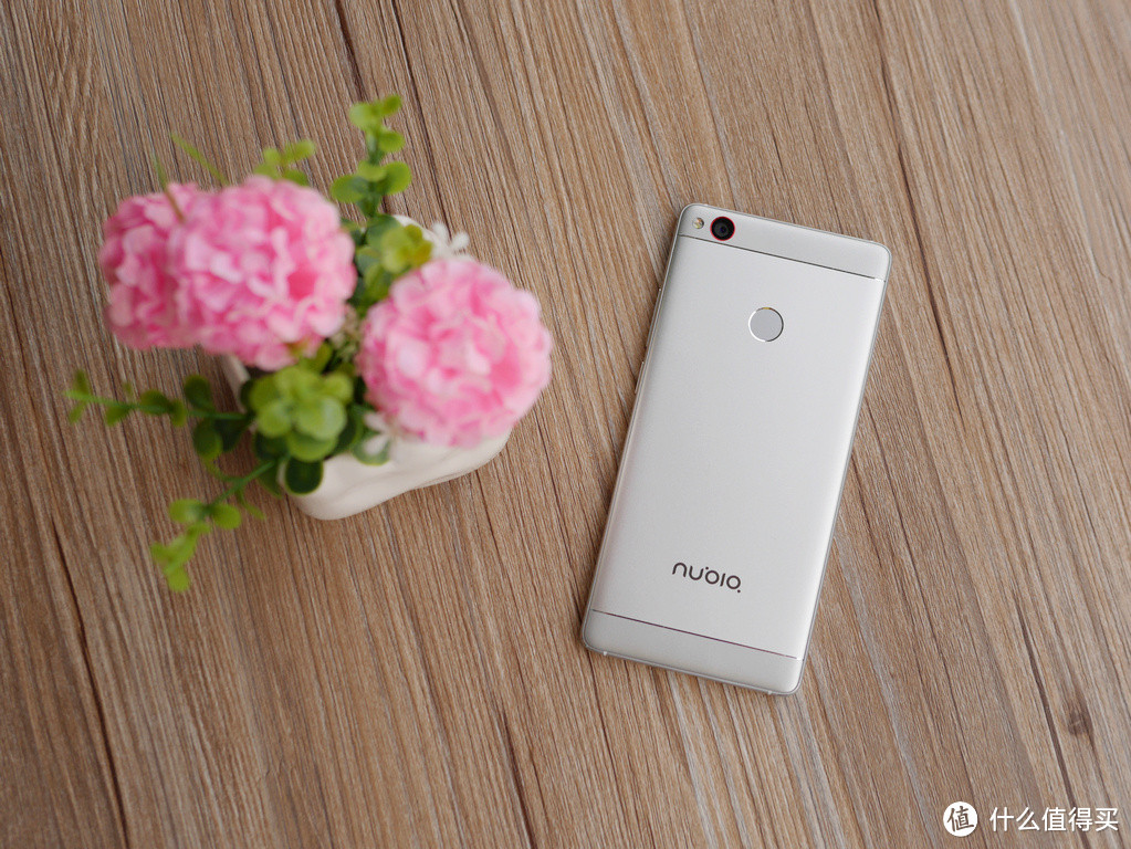 经典红圈无边框——nubia Z11智能手机评测