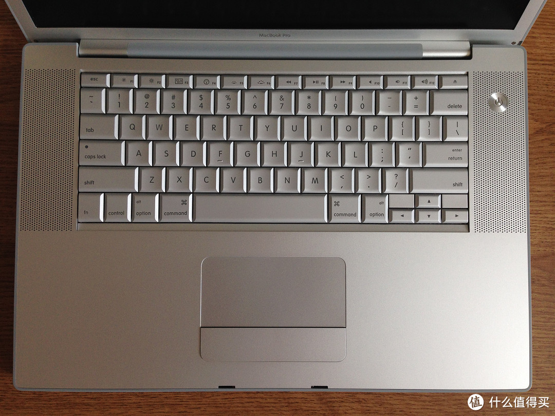 #首晒# 回到过去：初代 APPLE 苹果 MacBook Pro 4.1 笔记本电脑