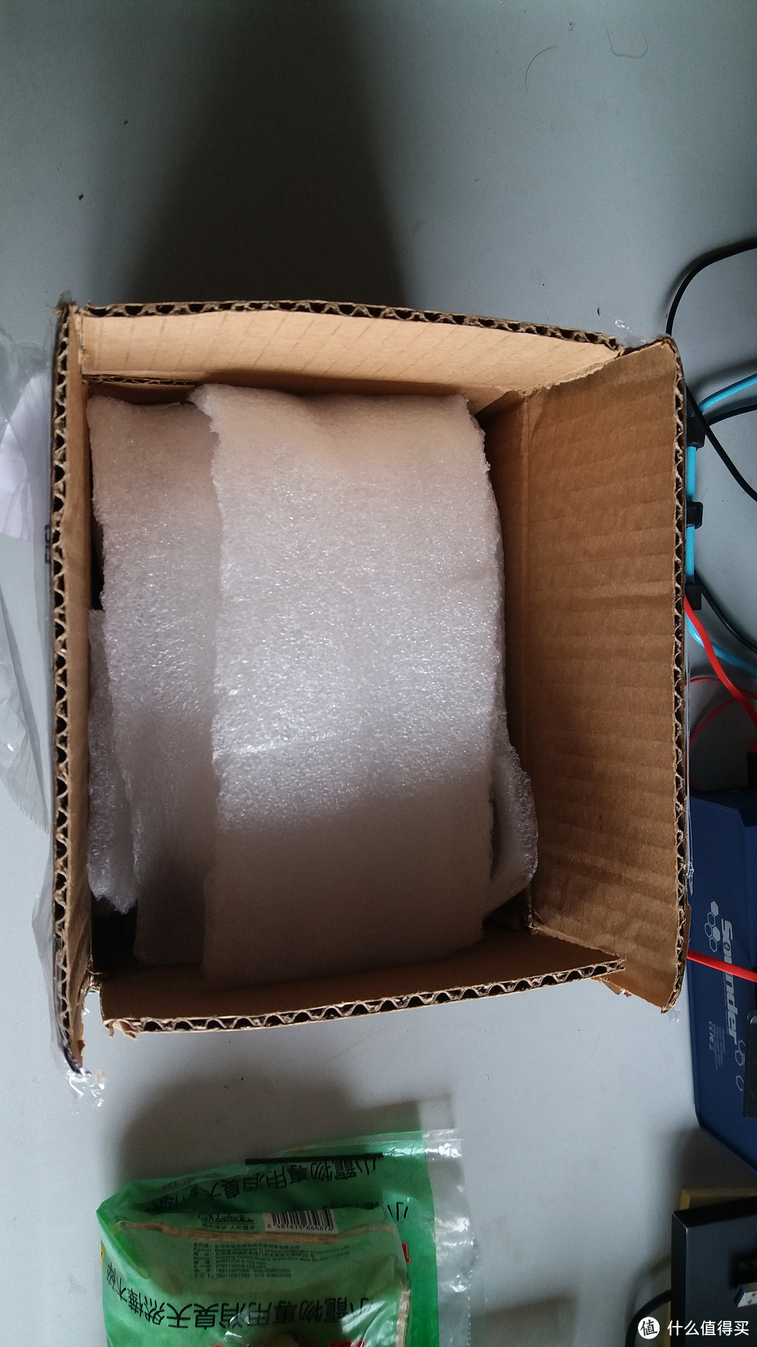 箱子已被我打开，用的顺丰，泡沫包裹的挺严实的