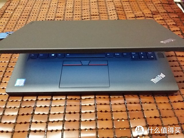 美国联想8通道购入小黑 — Thinkpad T460P开箱