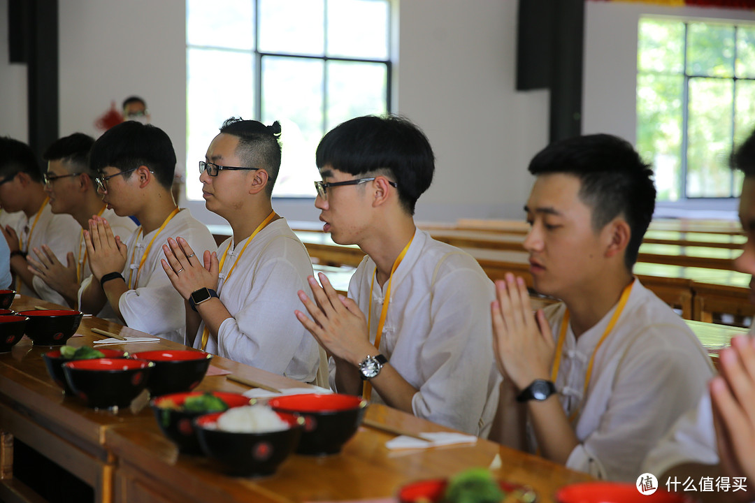 一呼一吸间，一片祥和