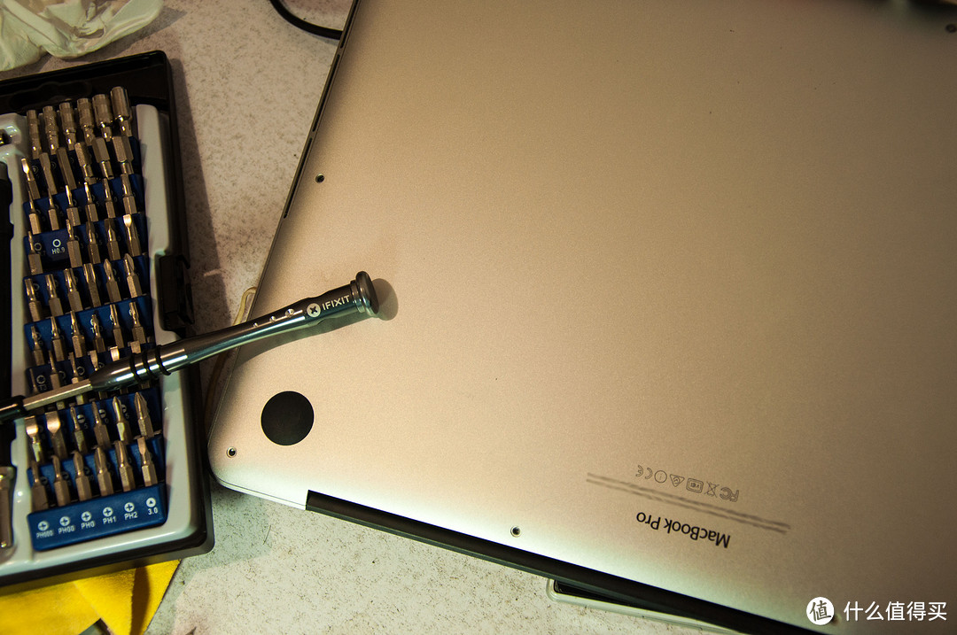 MacBook Pro Retina 后壳拆卸注意事项及进水后的急救措施