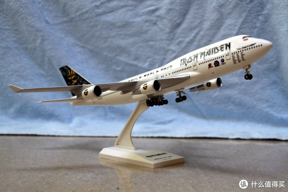 Iron Maiden 铁娘子乐队 Ed Force One 波音747-400 飞机模型 1：200 开箱