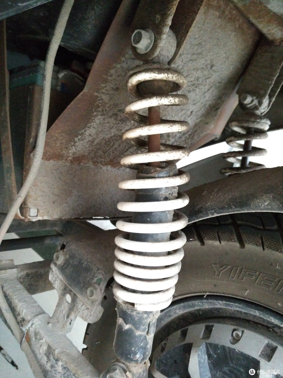 自己动手diy篇一更换电动摩托车后避震器