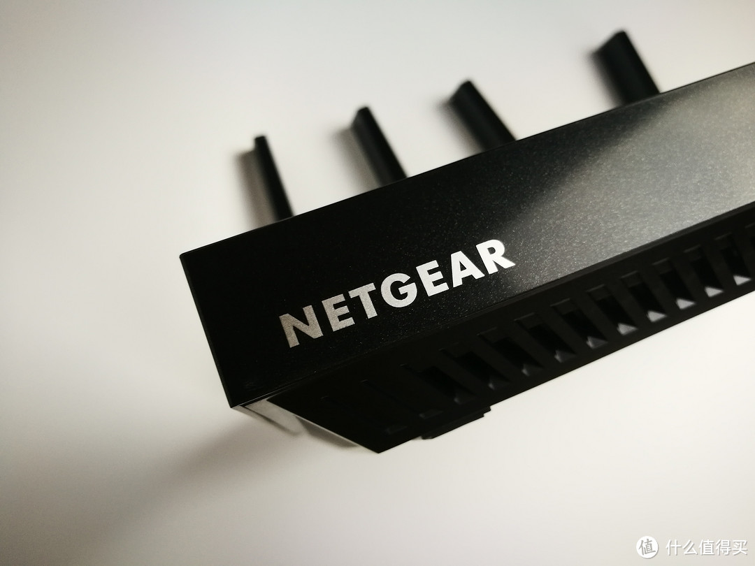 昂贵的初体验：NETGEAR 美国网件 R8500 AC5300M 路由器 体验简评