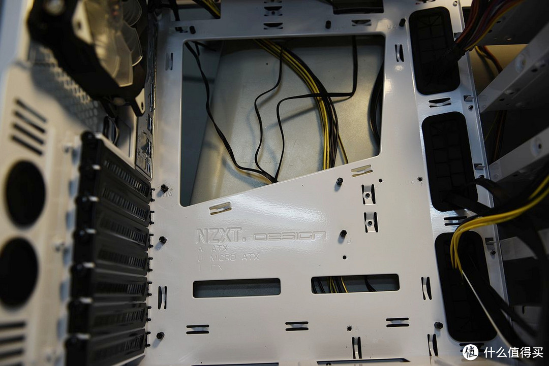 再次尝试光污染——NZXT 恩杰 H440 机箱 上手体验