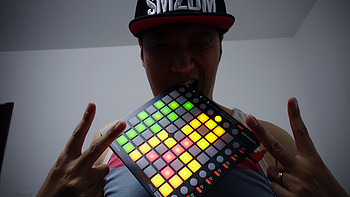 #本站首晒# 跑马灯的板子你威武雄壮 — Novation Launchpad Mini midi控制器