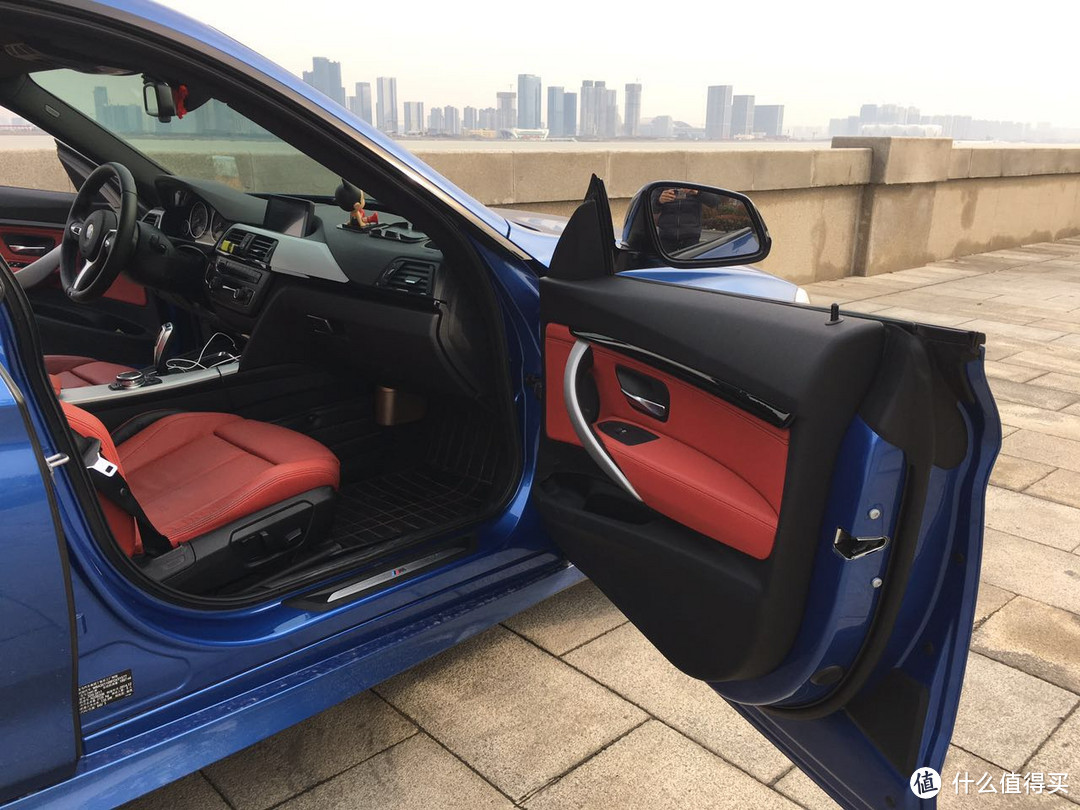 BMW 宝马 3系 GT320i 有三宝——无框门，电尾门，尾翼小