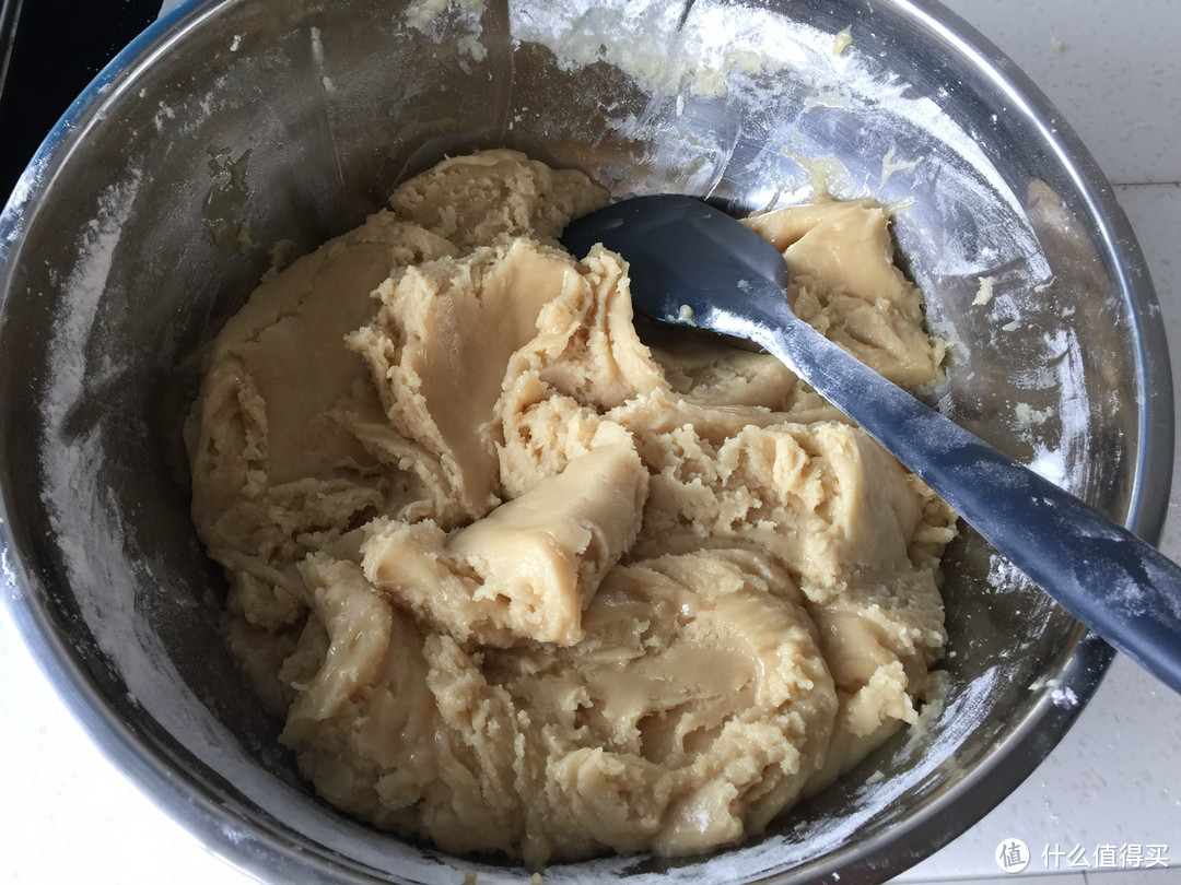 中秋节必吃的广式月饼（含莲蓉、豆沙馅的制作方法）