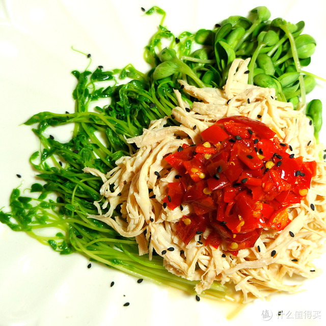#一周热征#减脂食谱# 浓妆淡抹总相宜：中式冷盘“豆苗拌鸡丝”