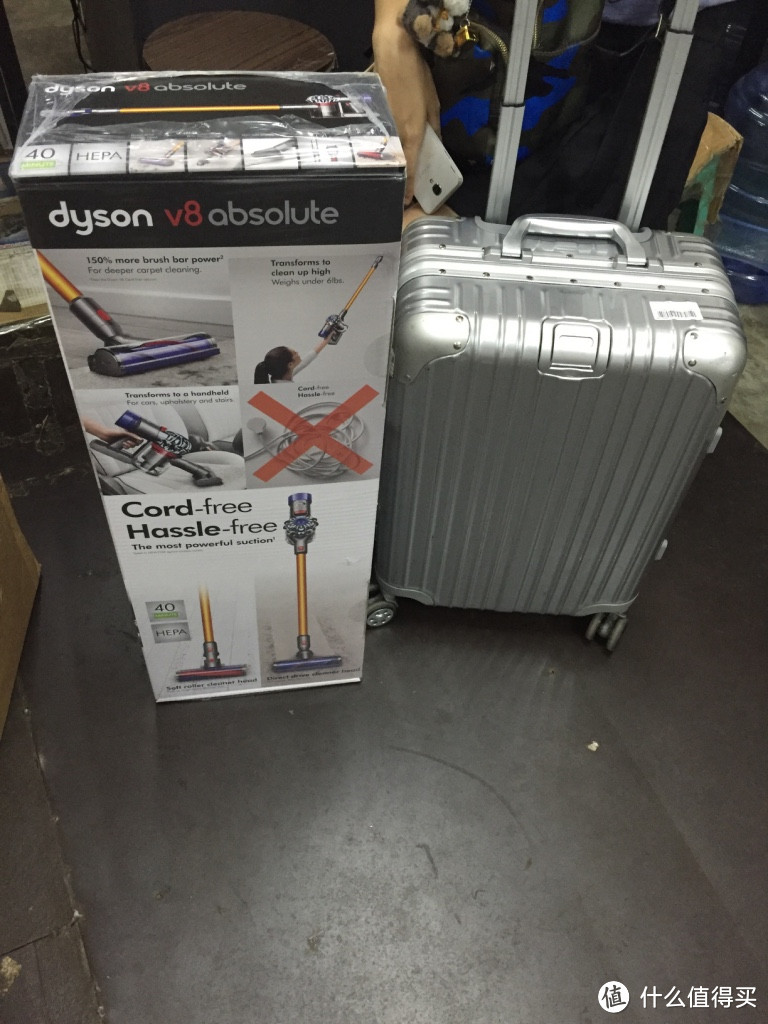 家庭清洁利器——Dyson 戴森 V8手持吸尘器 开箱