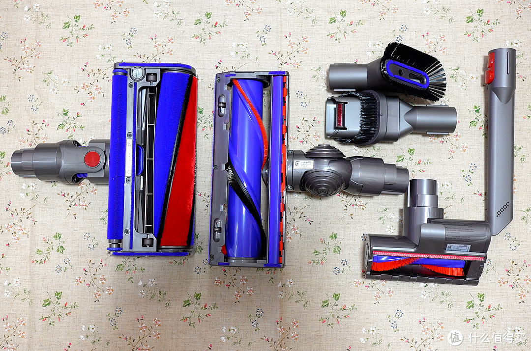 家庭清洁利器——Dyson 戴森 V8手持吸尘器 开箱