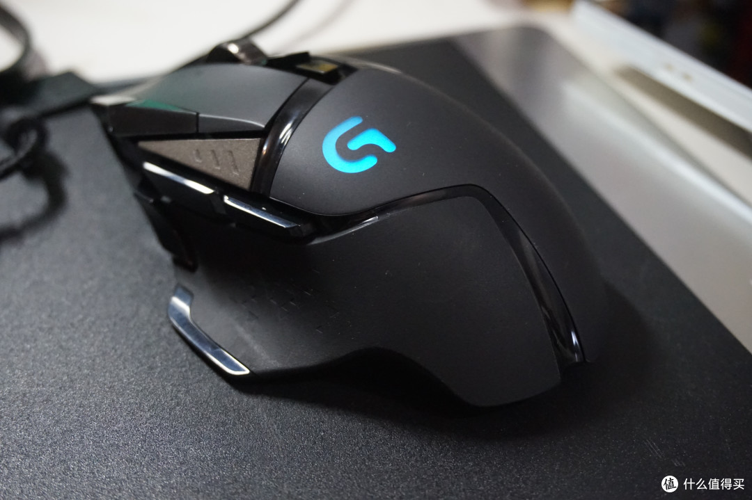 汗手必备:Logitech 罗技 G502 自适应游戏鼠标 开箱