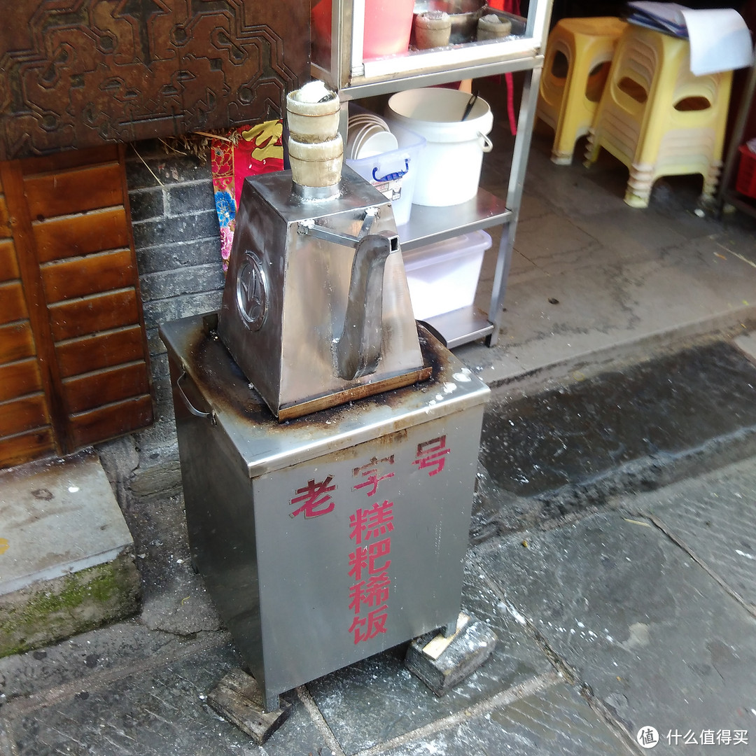 天青色等烟雨：贵阳青岩古镇雨中一瞥