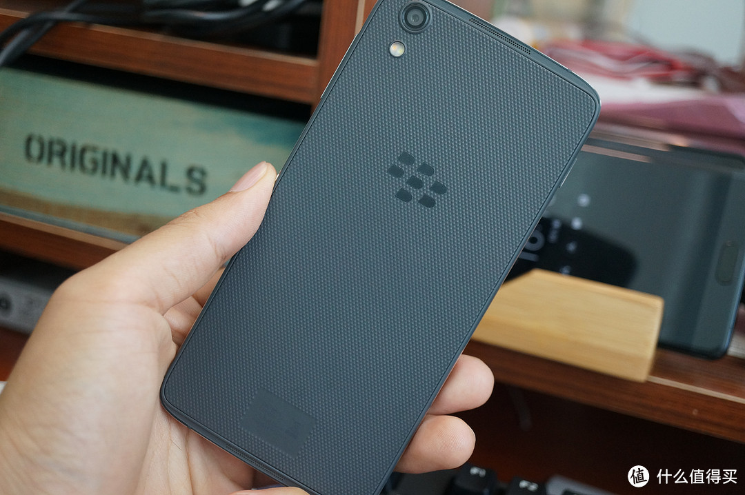 #本站首晒#黑莓第二款安卓手机——BlackBerry 黑莓 DTEK50 手机 开箱