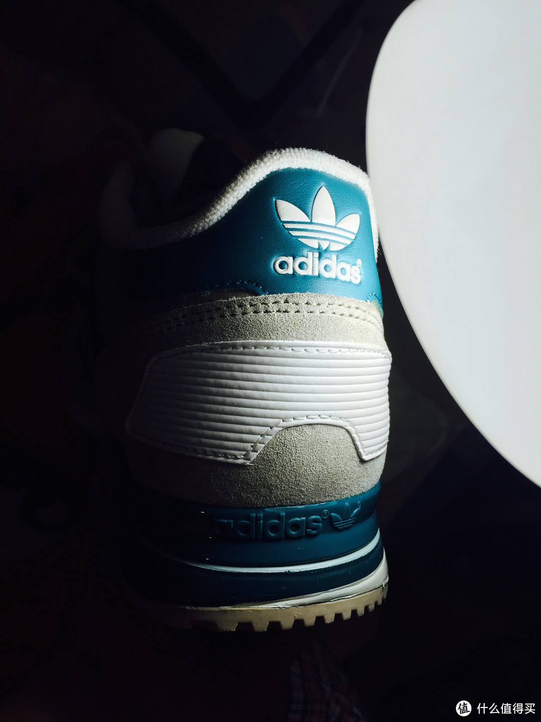 悠然街头——Adidas 阿迪达斯 Originals   ZX 700 休闲跑步鞋