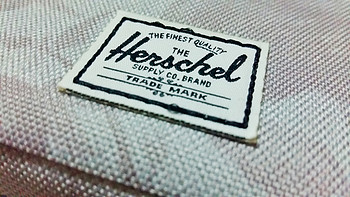 Herschel Supply Co. Oxford 随手带上，随时浪