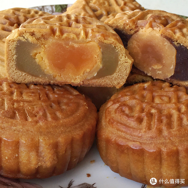 中秋节必吃的广式月饼（含莲蓉、豆沙馅的制作方法）