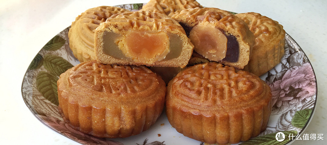 中秋节必吃的广式月饼（含莲蓉、豆沙馅的制作方法）