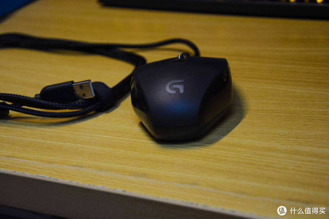 犹豫的剁手之旅---Logitech 罗技 G303 RGB 游戏鼠标 简单开箱体验